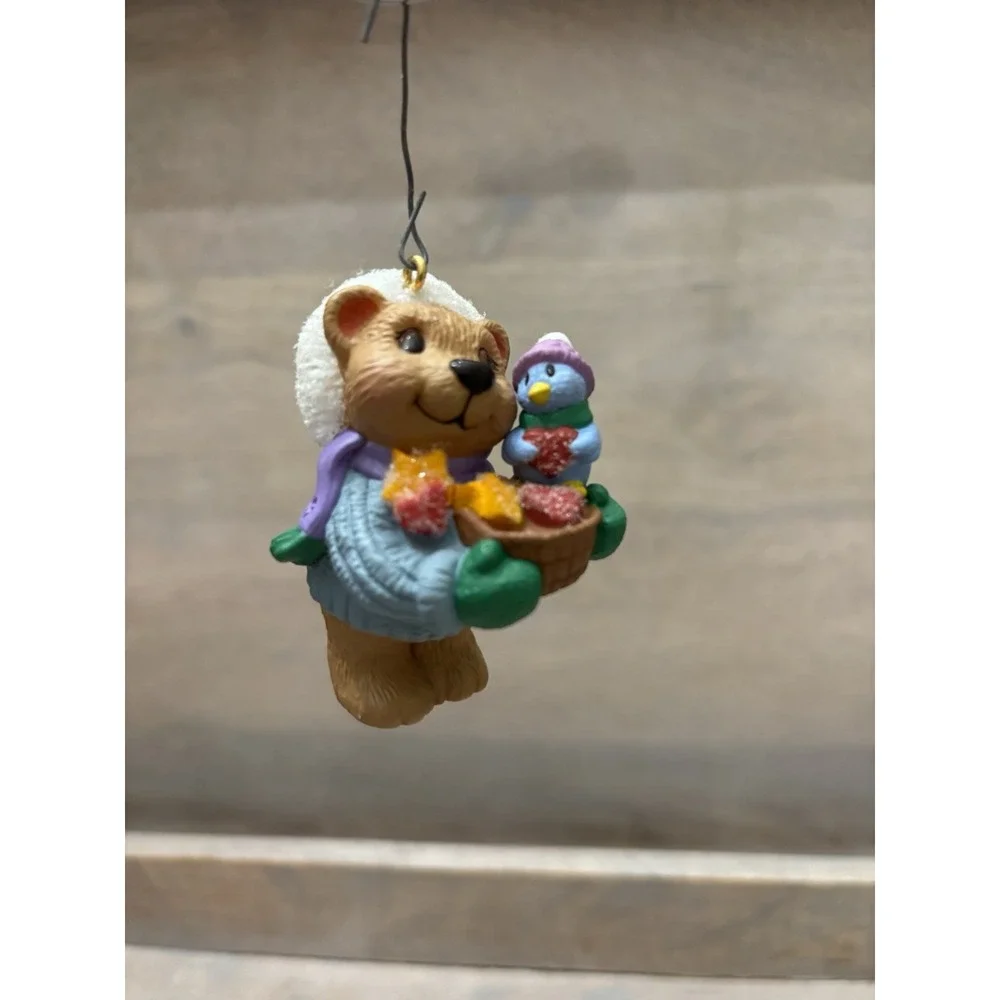 Hallmark Keepsake Ornament 1999‎ Sweet Friendship Vintage Bear And Bird